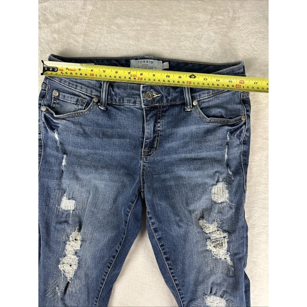 Torrid Womens Boyfriend Med Wash Denim Distressed Jeans Sz 10 Blue - Picture 5 of 12